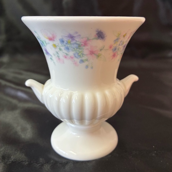 Wedgwood Other - Wedgwood Vintage Angela Bone China Small Urn Bud Vase Toothpick Holder